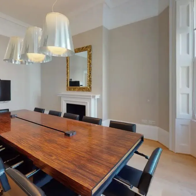 24 Upper Brook Street