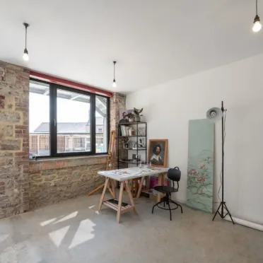 1 Alma Yard, 1-50 Candlewick Lane