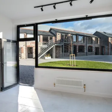 1 Alma Yard, 1-50 Candlewick Lane