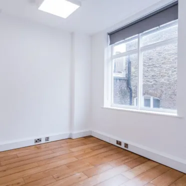 23 Clerkenwell Close