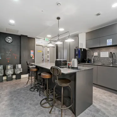 Kings House, 101-135 Kings Road