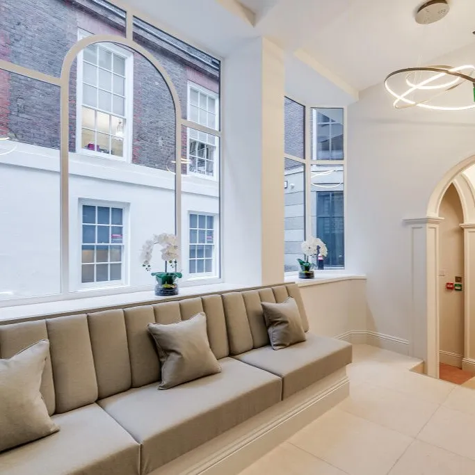 8 Laurence Pountney Hill