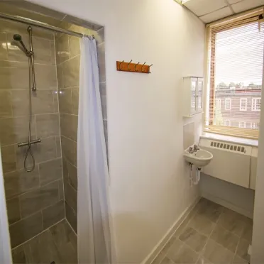 peel house
44 London Road