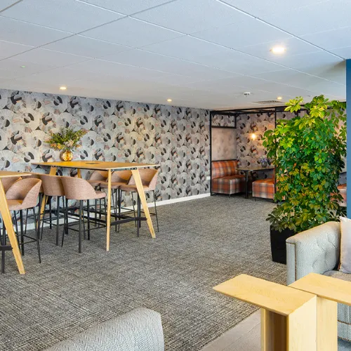 282 Farnborough Road