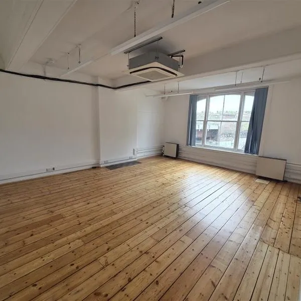 Bon Marche Centre
241 Ferndale Road