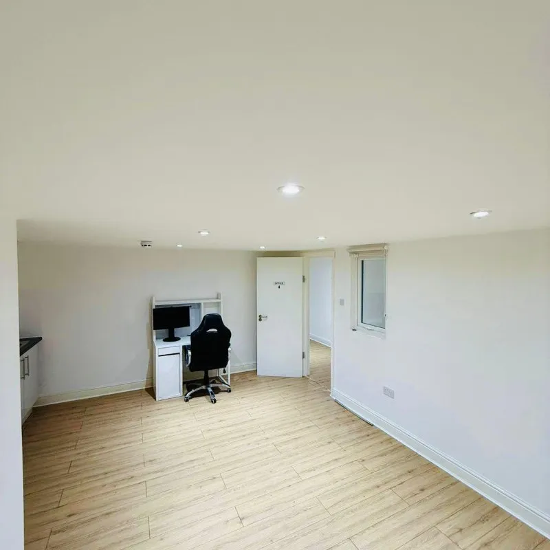 Shaftesbury Road
5 Shaftesbury Road