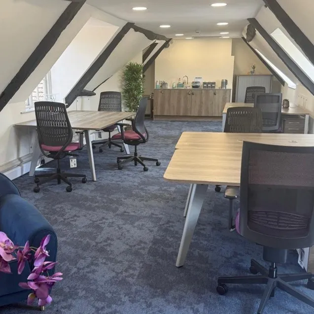 30A Upper High Street