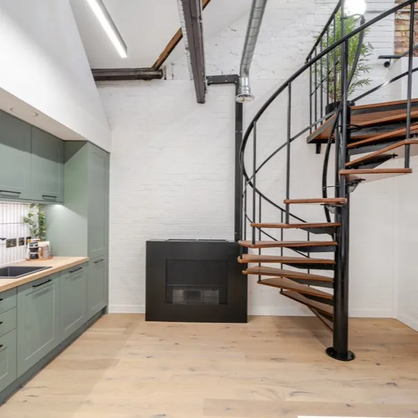 Unit 10, 
Queens Studios,
Salusbury Road,