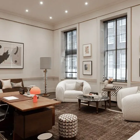 4 Fitzhardinge Street