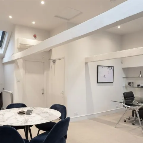 4 Fitzhardinge Street