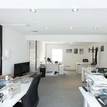 3a
Lower James Street