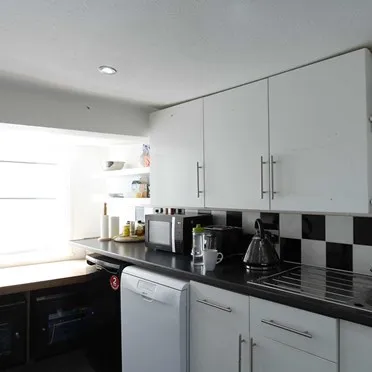 3a
Lower James Street