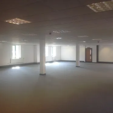 Riverside Court
Avenue De Clichy