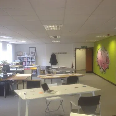 Riverside Court
Avenue De Clichy