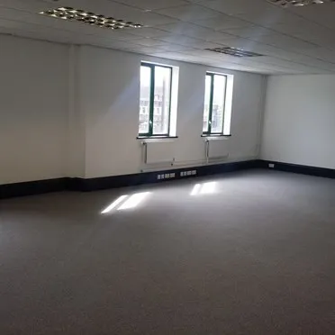 Riverside Court
Avenue De Clichy