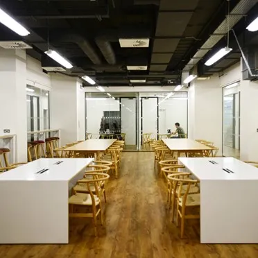 Christopher Street - EC2A