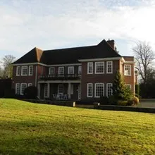 Badgemore House
Gravel Hill