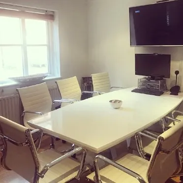 Grapes House
79 Esher High Street