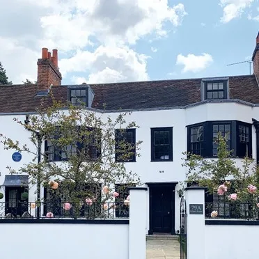 Grapes House
79 Esher High Street