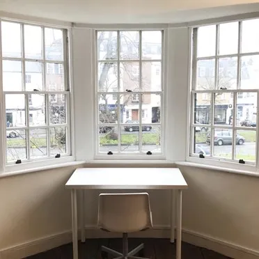 Grapes House
79 Esher High Street