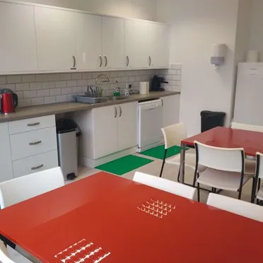 Pennine Tower, 
St Clare House
30-33 Minories