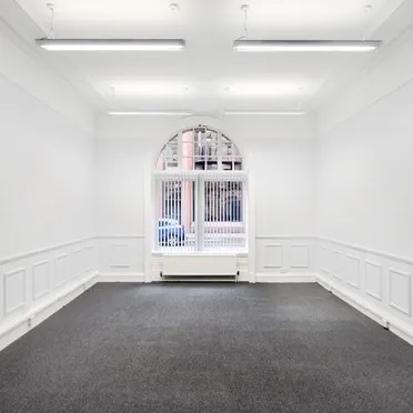 Baltic Chambers, 
40-60 Wellington Street