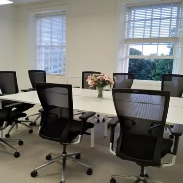 1 Barnfield Crescent