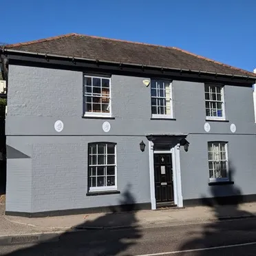 Kiln House Elstree, 
15-17 High Street, 
Elstree Hill North