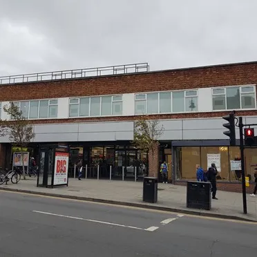 182-184 High Street North - E6