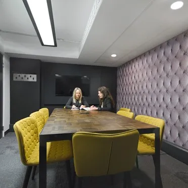 Q West,
Great West Road