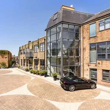 100 Villiers Road
Willesden Green