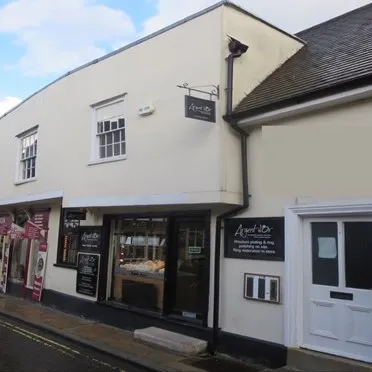 Sir Isaac's Walk - CO1