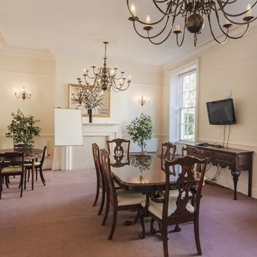 Boston House
214 High Street