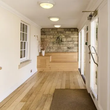 Boston House
214 High Street