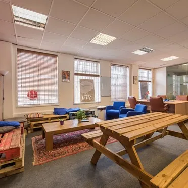 Gray's Inn Desks
160-164 Gray's Inn Road