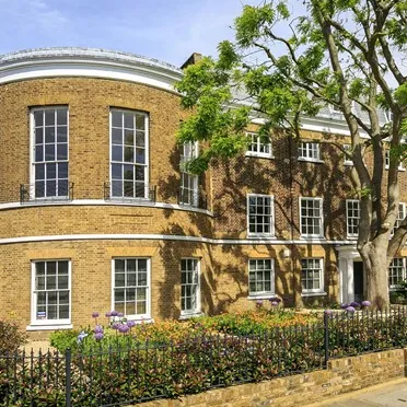 Holbrook House
34-38 Hill Rise