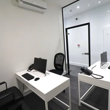 18 Golders Green Road