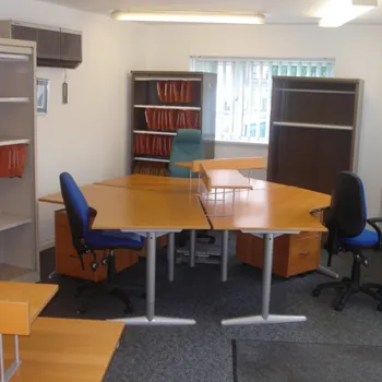 189 London Road - TW18