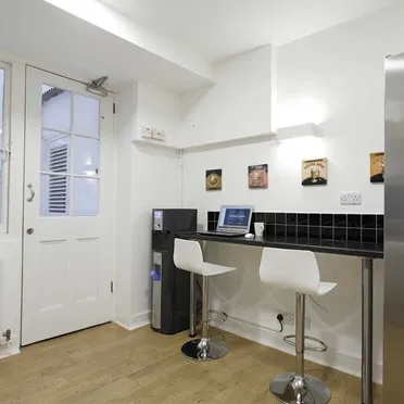 32
Tavistock Street