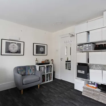 32
Tavistock Street