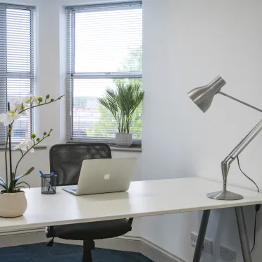 Lonsdale Gardens, 
High Street