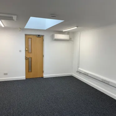 Connaught Mews
118-120 Connaught Ave