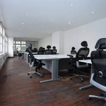 8A Great Newport Street