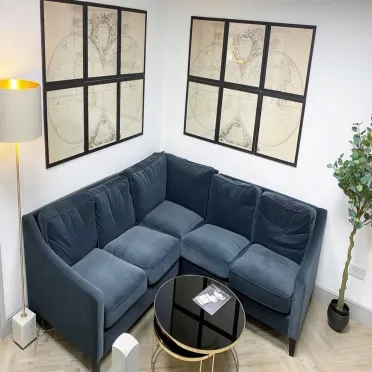 Lonsdale Gardens, 
High Street