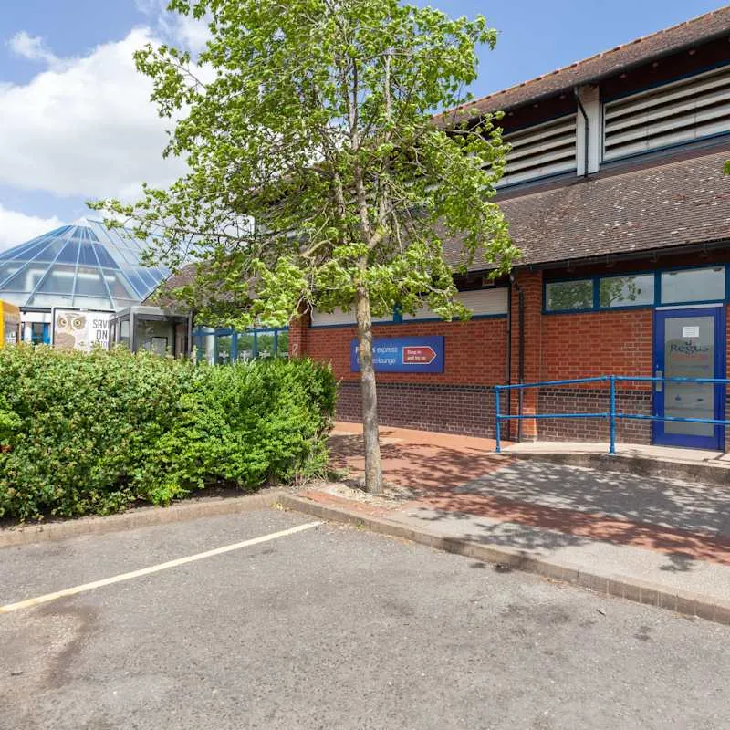 M5 J8,Strensham Services, Strensham ,WR8 0BZ