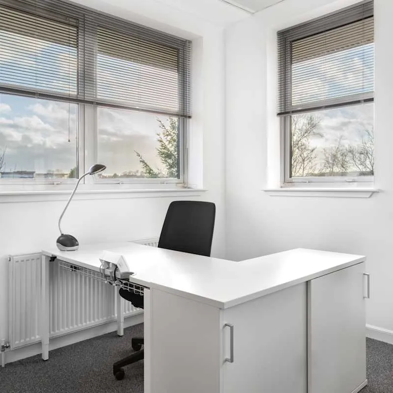 8 Deer Park,Fairways Business Park