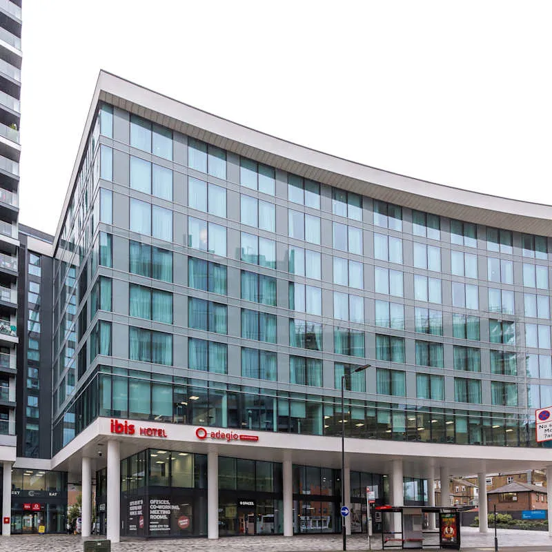 6 Sutton Plaza,Sutton Crt Rd ,SM1 4FS