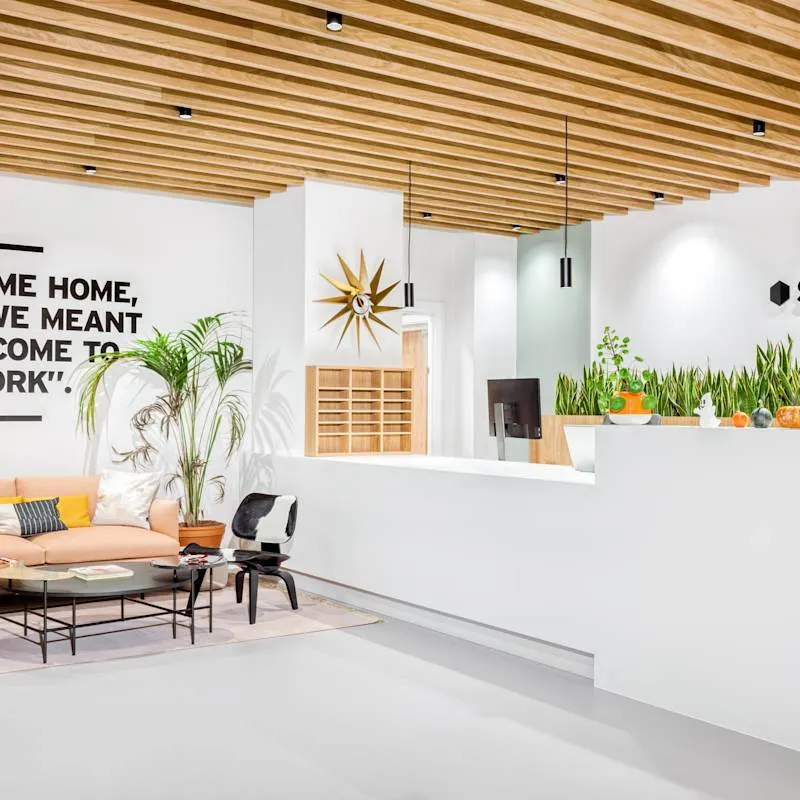 6 Sutton Plaza,Sutton Crt Rd