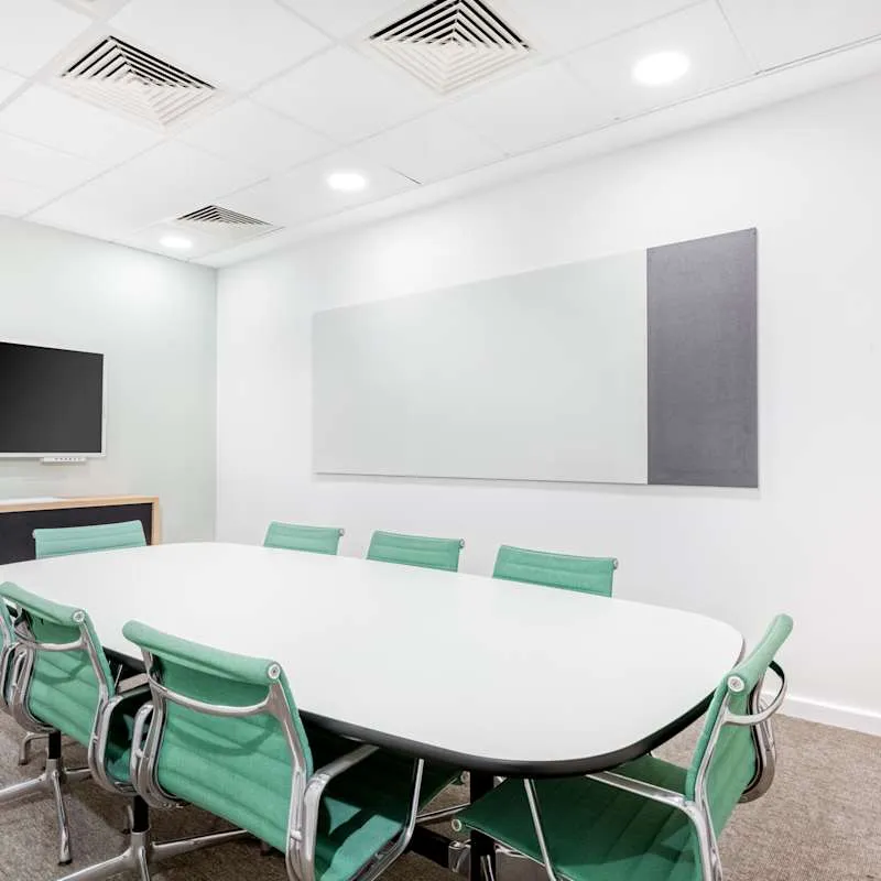 6 Sutton Plaza,Sutton Crt Rd