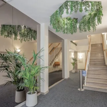 Metropolitan House, 
38-40 High Street